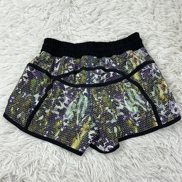 Lululemon Tracker Short III *4-way Stretch Floral Sport White Multi - Picture 4 of 5